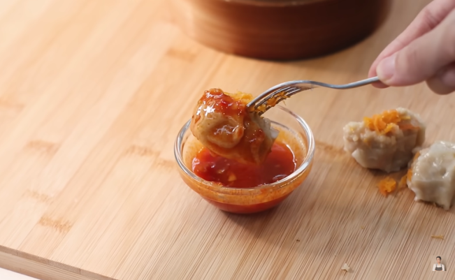 Dimsum ayam udang. (YouTube)